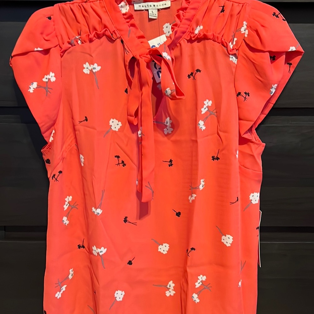 NWT women’s blouse